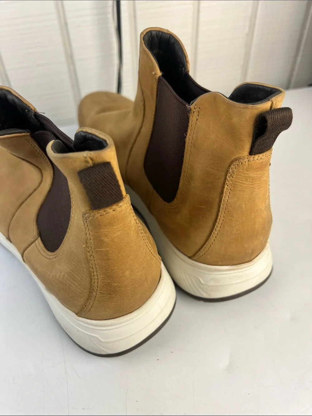 Johnston & Murphy Men's Tan Chukka Slip-On Boots